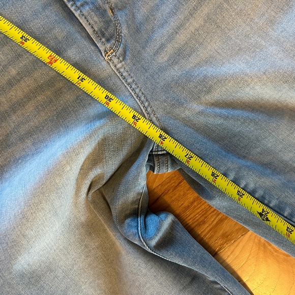 Abercrombie & Fitch Women's Light Wash Jeans High Rise Super Skinny Size 29 / 8R - Picture 3 of 4